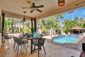 Magnificent Villa by Lake near Hollywood Beach